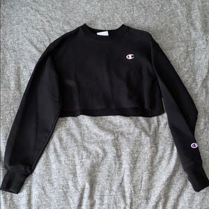 Cropped black Champion crew neck